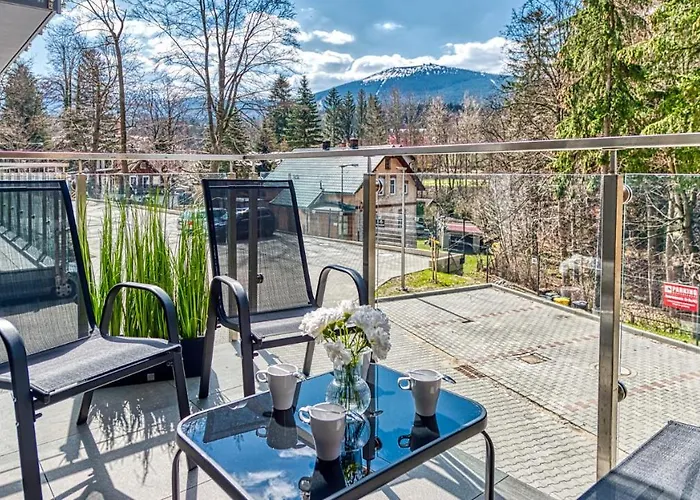 Z Basenem I Saunami Stone Hill Vip Centrum By Royal Aparts