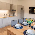Z Basenem I Saunami Stone Hill Vip Centrum By Royal Aparts Apartment