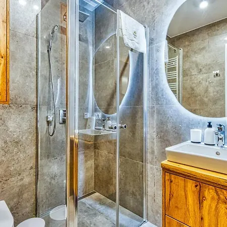 Z Basenem I Saunami Stone Hill Vip Centrum By Royal Aparts Sklářská Poruba