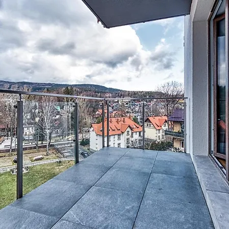 Z Basenem I Saunami Stone Hill Vip Centrum By Royal Aparts Apartman *