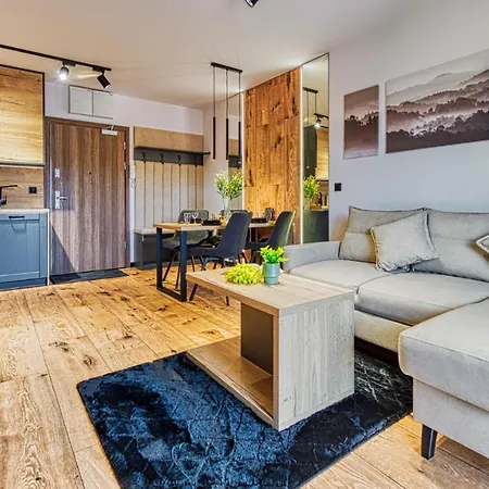 Z Basenem I Saunami Stone Hill Vip Centrum By Royal Aparts