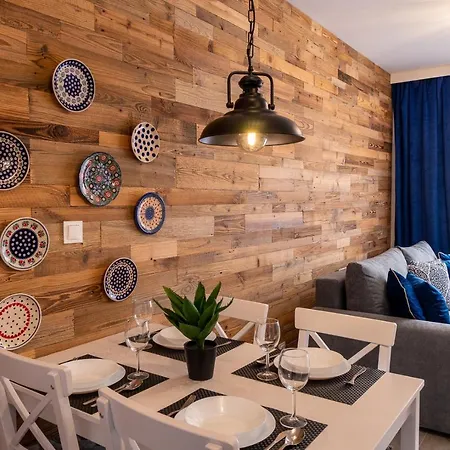 Z Basenem I Saunami Stone Hill Vip Centrum By Royal Aparts Apartman *