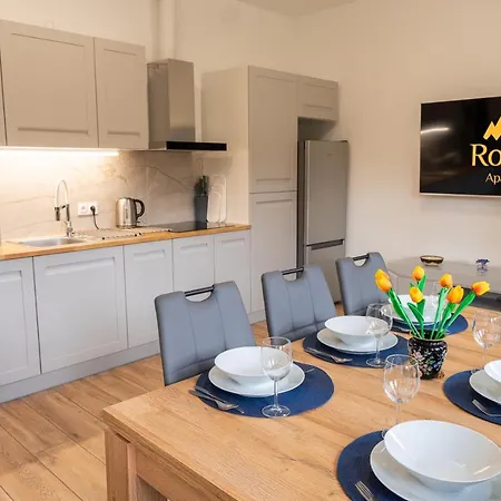 Z Basenem I Saunami Stone Hill Vip Centrum By Royal Aparts Apartmán