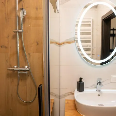 Z Basenem I Saunami Stone Hill Vip Centrum By Royal Aparts Sklářská Poruba