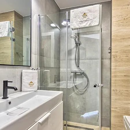 Z Basenem I Saunami Stone Hill Vip Centrum By Royal Aparts Apartmán