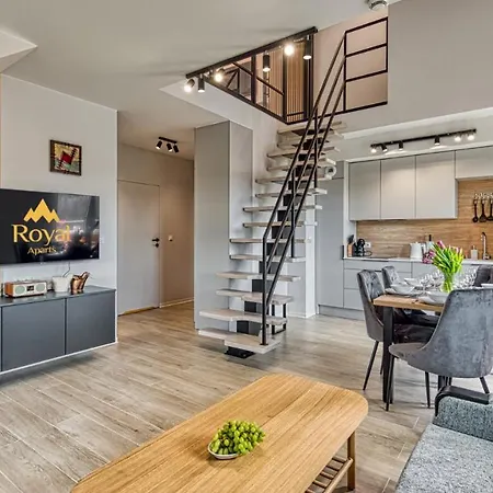 Z Basenem I Saunami Stone Hill Vip Centrum By Royal Aparts Apartmán *