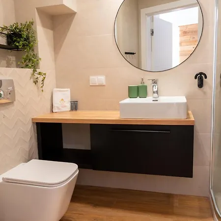 Z Basenem I Saunami Stone Hill Vip Centrum By Royal Aparts Apartman