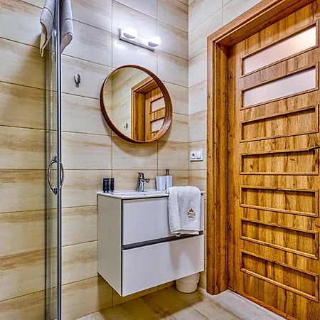 Z Basenem I Saunami Stone Hill Vip Centrum By Royal Aparts Apartment