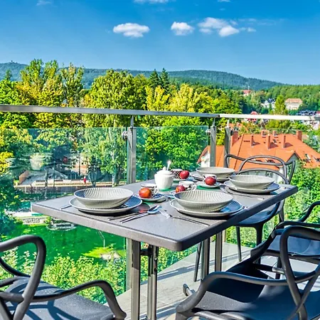 Z Basenem I Saunami Stone Hill Vip Centrum By Royal Aparts *
