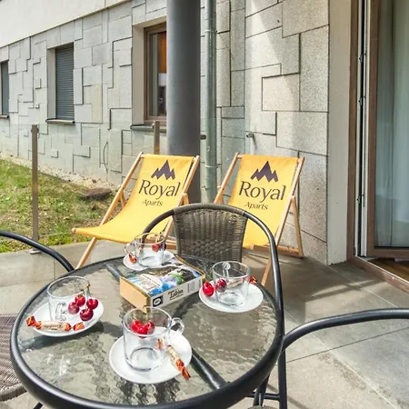 Z Basenem I Saunami Stone Hill Vip Centrum By Royal Aparts Apartmán *