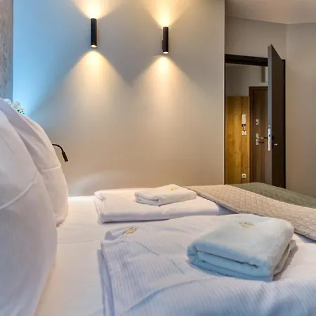 Z Basenem I Saunami Stone Hill Vip Centrum By Royal Aparts Apartment *