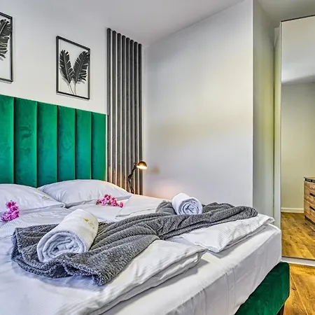 Z Basenem I Saunami Stone Hill Vip Centrum By Royal Aparts Apartment Schreiberhau