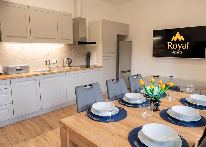 Z Basenem I Saunami Stone Hill Vip Centrum By Royal Aparts Apartmán