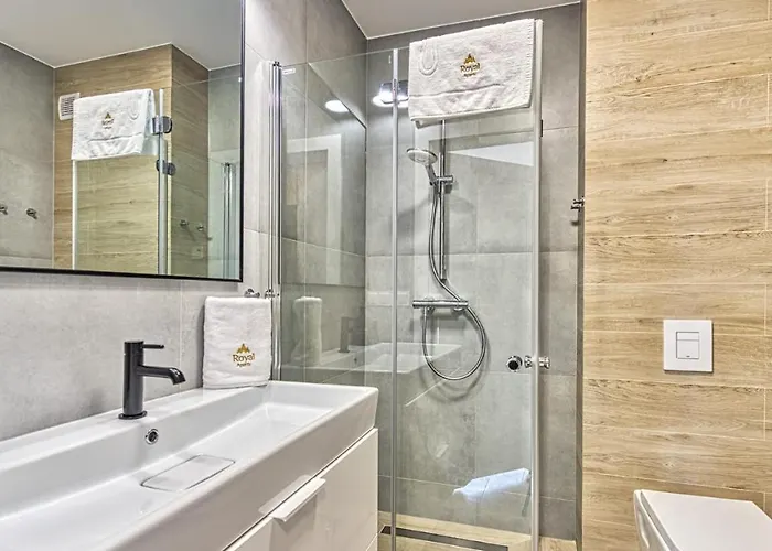 Z Basenem I Saunami Stone Hill Vip Centrum By Royal Aparts Apartmán