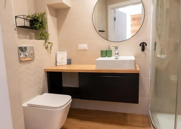 Z Basenem I Saunami Stone Hill Vip Centrum By Royal Aparts Apartmán