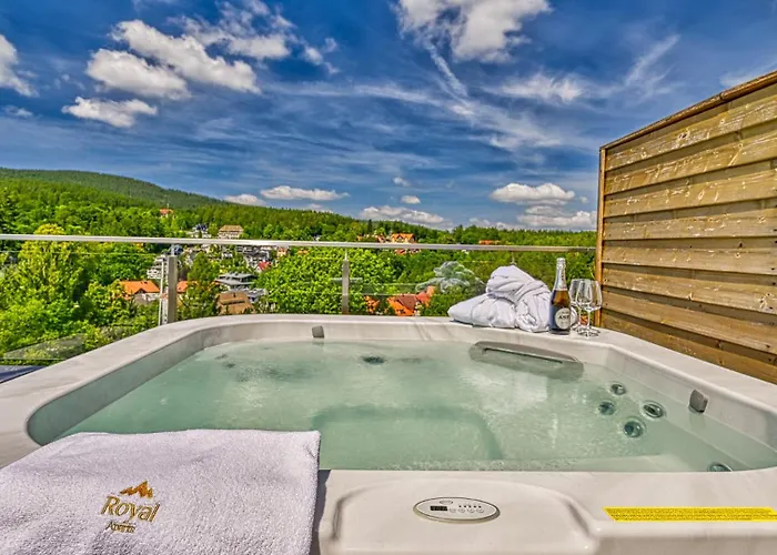 Z Basenem I Saunami Stone Hill Vip Centrum By Royal Aparts Apartmán